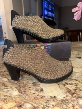 Bernie Mev size 39 NIB